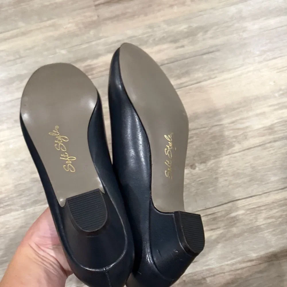 Soft Style Black Low Block Heel Pumps